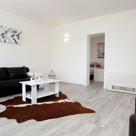 Apartment Tokla *